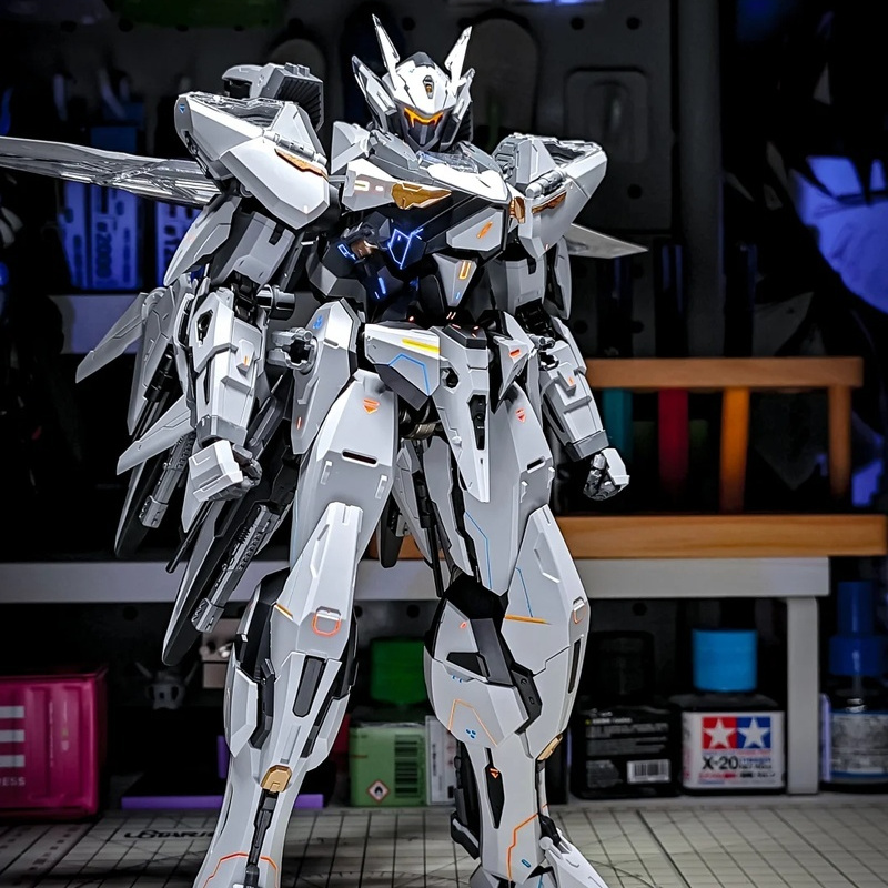 Transformeerbare anime-modelki - Model Kit Daban recensie en prijs
